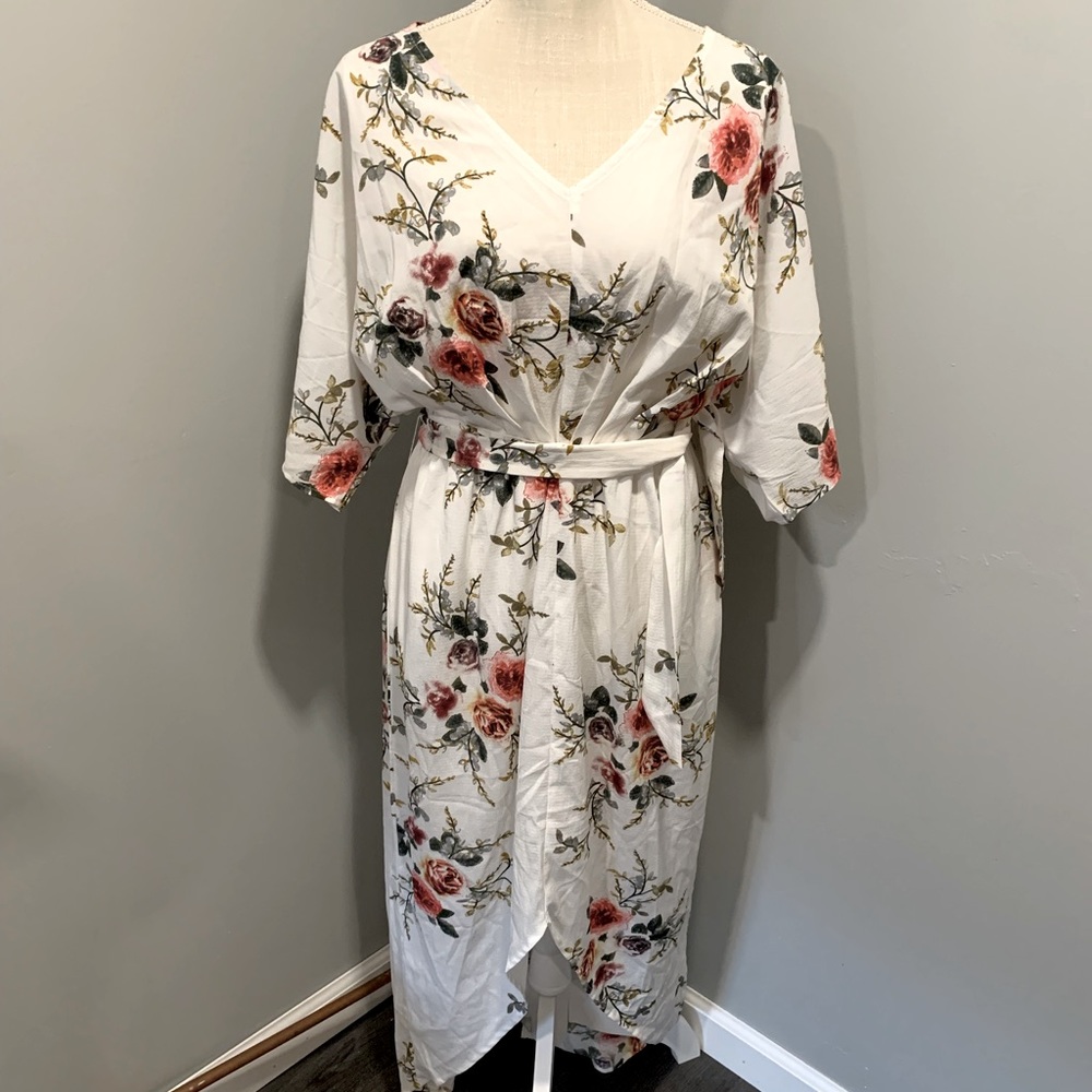 Flowy floral dress NWT